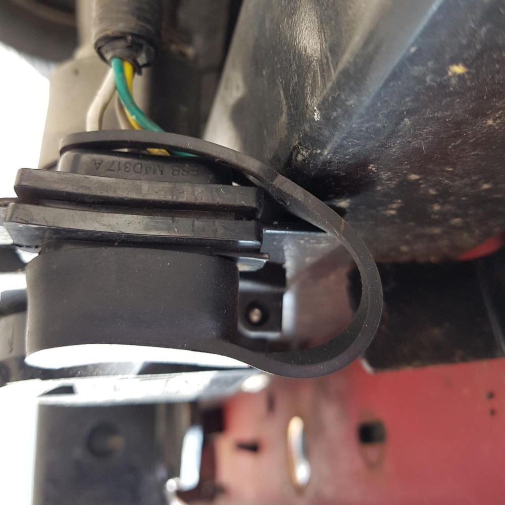 ユニバーサル4ウェイフラットトレーラープラグカバーダストキャ - Wire Connector Cap のレビューと価格